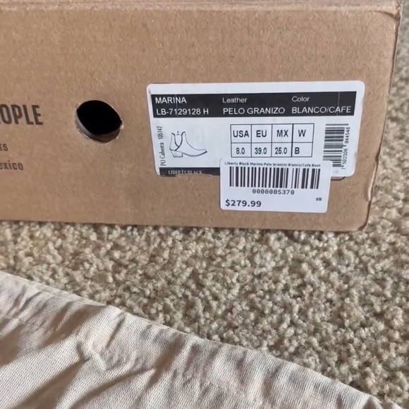 Liberty black cowhide snip toe booties size 8 - Picture 2 of 4